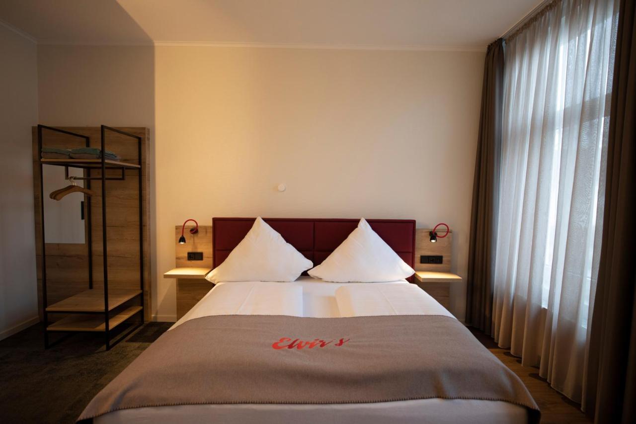 Hotel Restaurant Zur Linde Westerstede Esterno foto